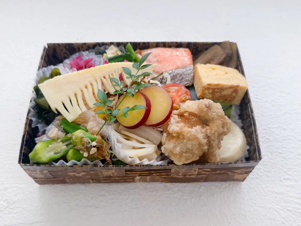 ソトメグロ弁当